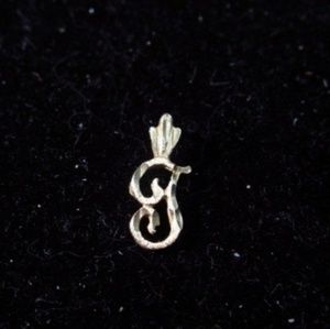 14k gold letter g pendant